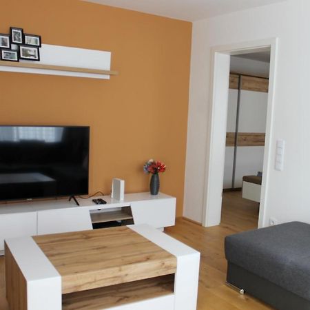 Spacious, Modern 1-Bdrm Apt Near Vic & Austria Ctr Apartment Виена Екстериор снимка