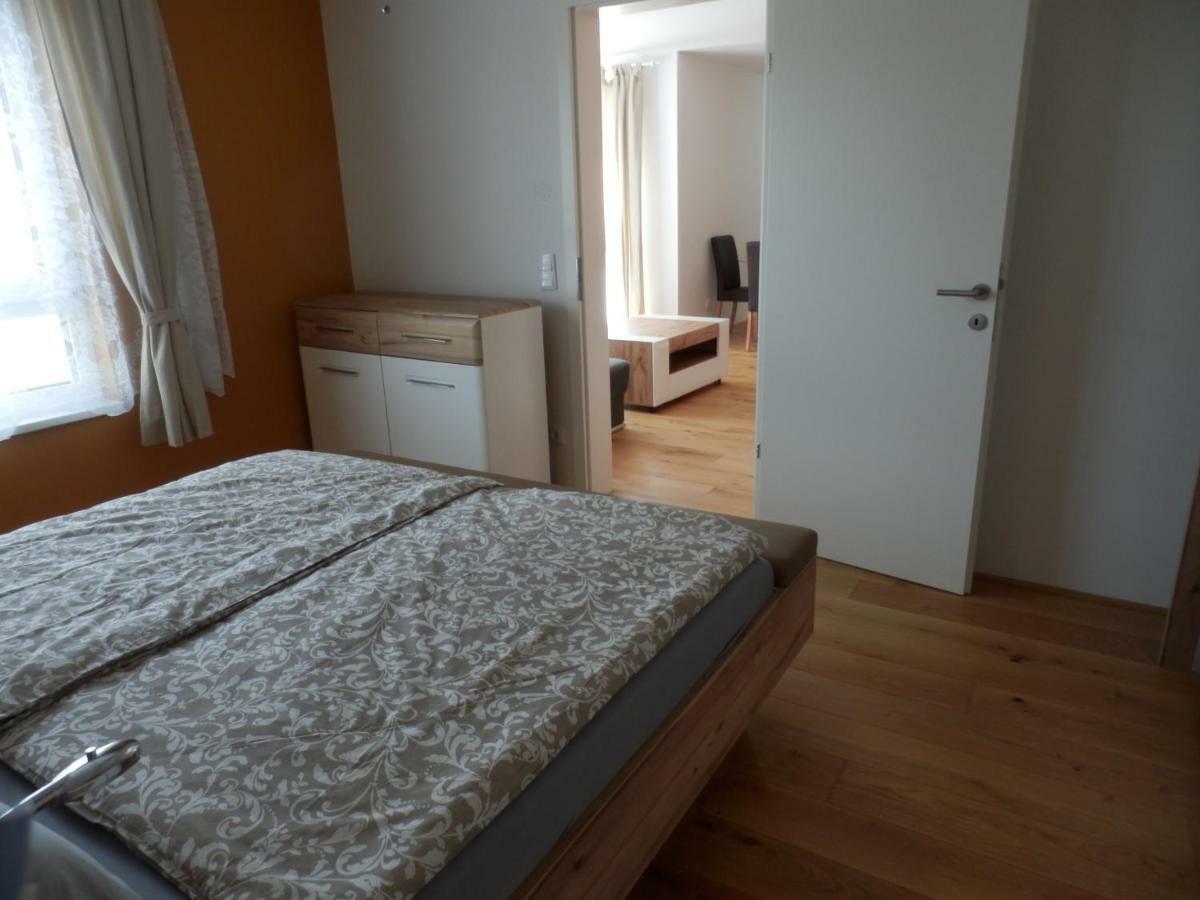 Spacious, Modern 1-Bdrm Apt Near Vic & Austria Ctr Apartment Виена Екстериор снимка